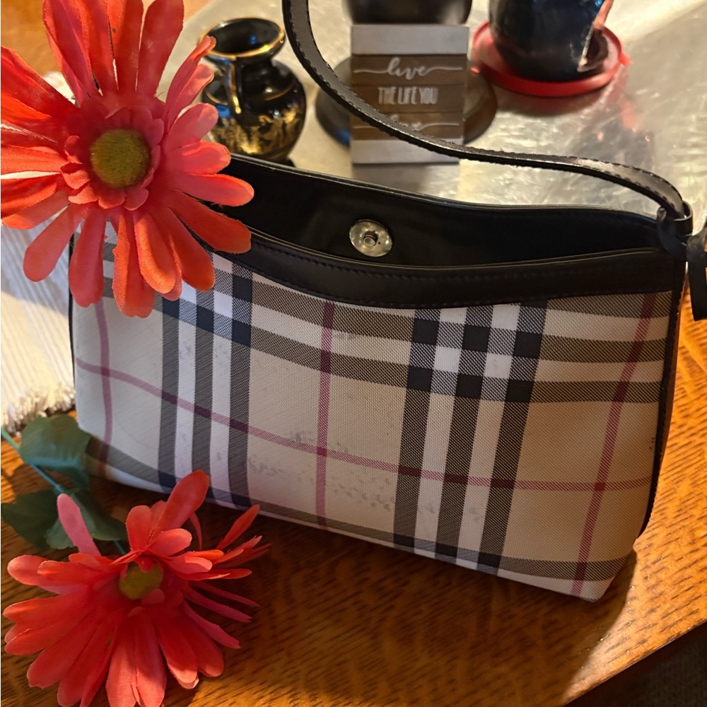 Burberry Beige and Black Plaid Bag: Burberry pochette/small handbag. - Picture 9 of 13